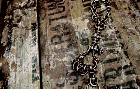 Antique Shackle Keychain