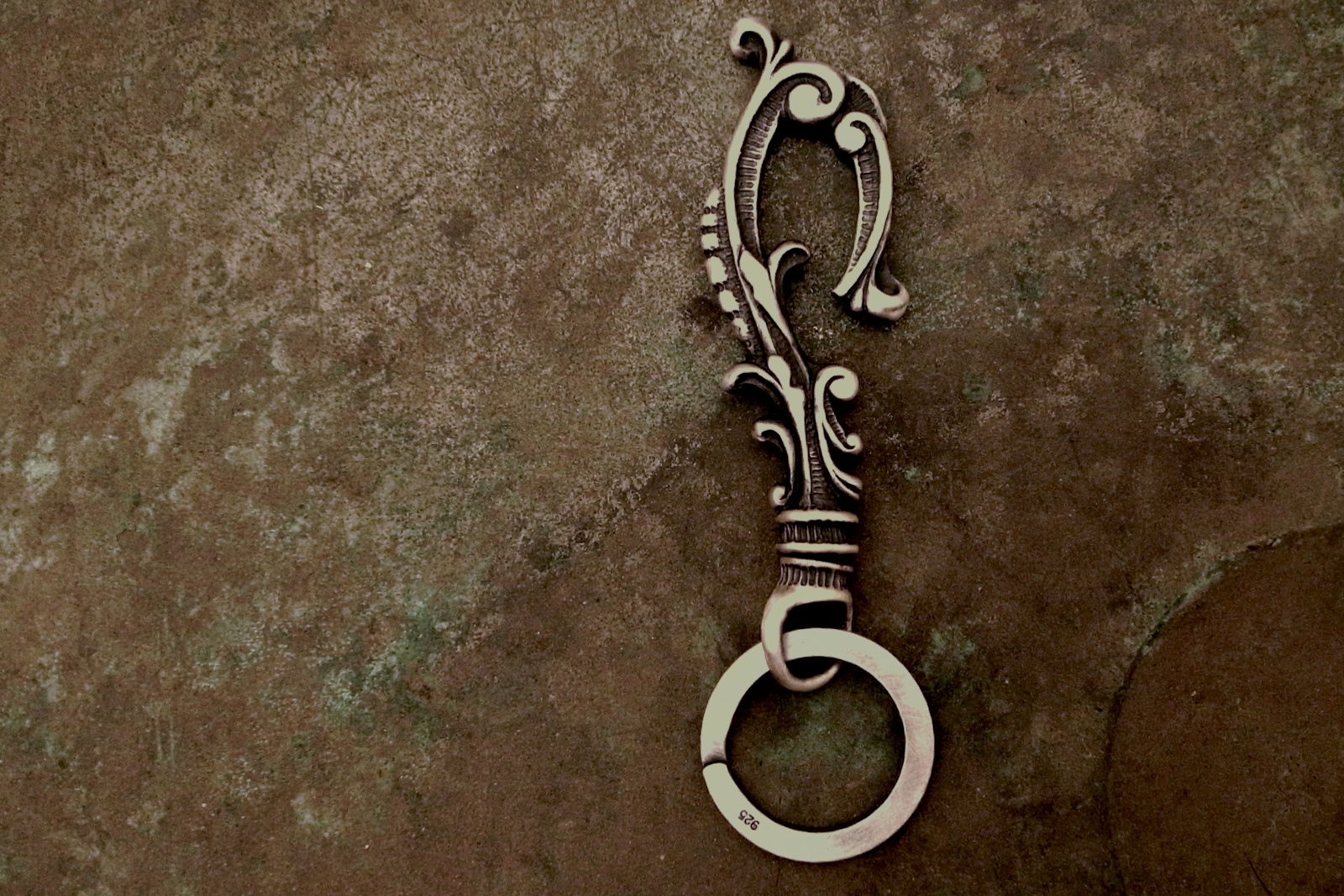 シルバー製【Antique Hook Keyholder】
